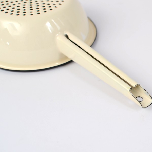 Enamel strainer enamel