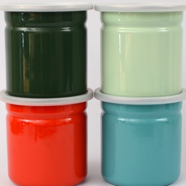 enamel bin with plastic lid
