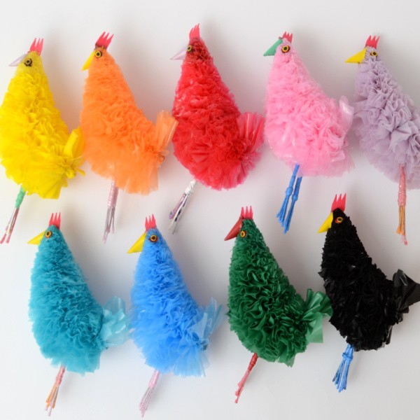 Standing plastic chicken, mini