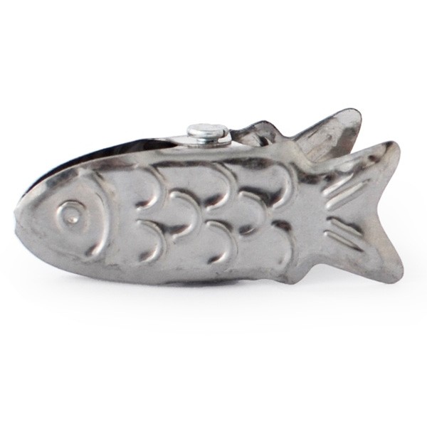 12 pcs. pegs fish and lion