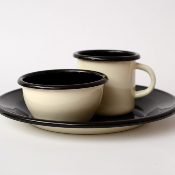 plat émaillé 24cm, intérieur noir