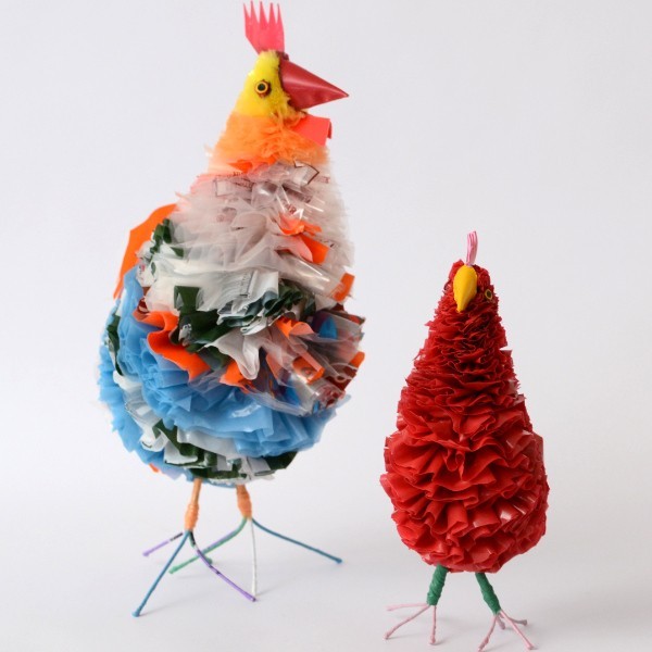 plastic chicken, L