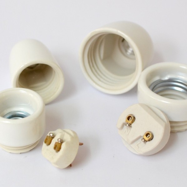 6 pcs. douille suspendue en porcelaine
